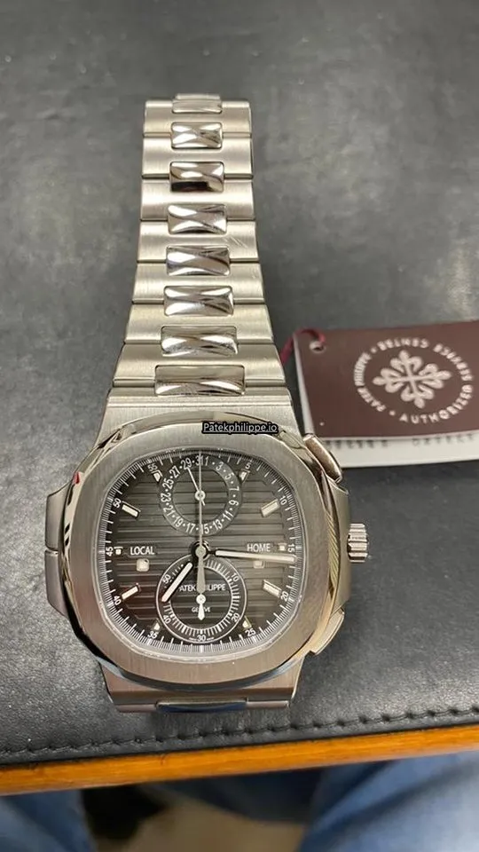 Alternative view of Patek Philippe Nautilus 5990/1a-001 40.5MM Steel Case Automatic