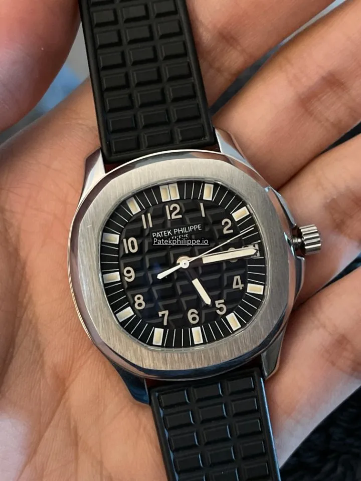 Alternative view of Patek Philippe Aquanaut 5065/1a 38MM Steel Case Automatic