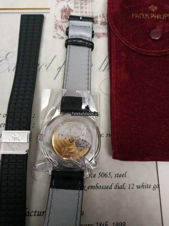 Alternative view of Patek Philippe Aquanaut 5065 38MM Steel Case Automatic