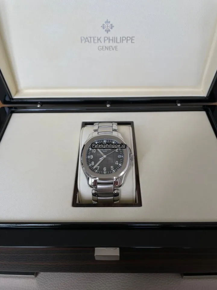 Patek Philippe Aquanaut 5167/1a-001 40MM Steel Case Automatic