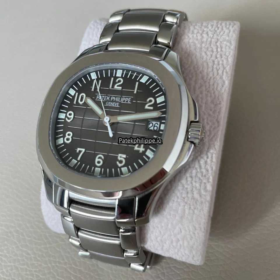 Alternative view of Patek Philippe Aquanaut 5167/1a-001 40MM Steel Case Automatic