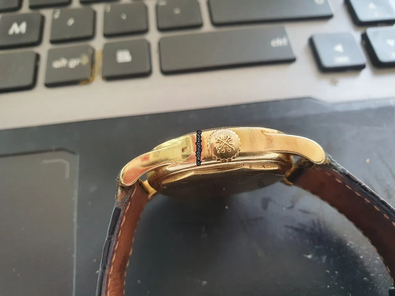 Alternative view of Patek Philippe Calatrava 2555 33MM Yellow Gold Case Automatic