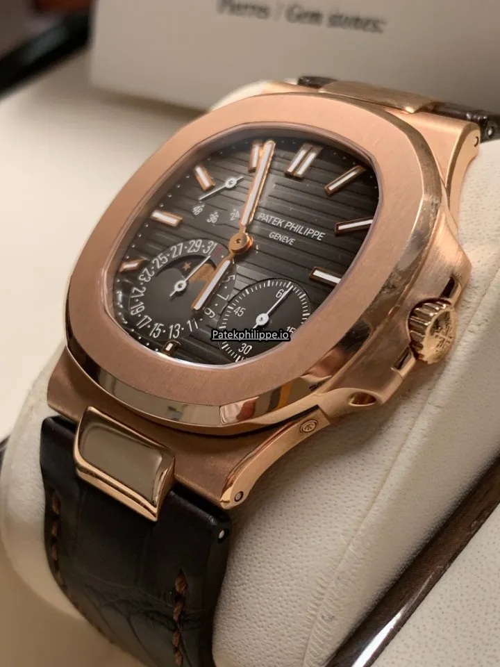 Patek Philippe Nautilus 5712r-001 40x38MM Rose Gold Case Automatic