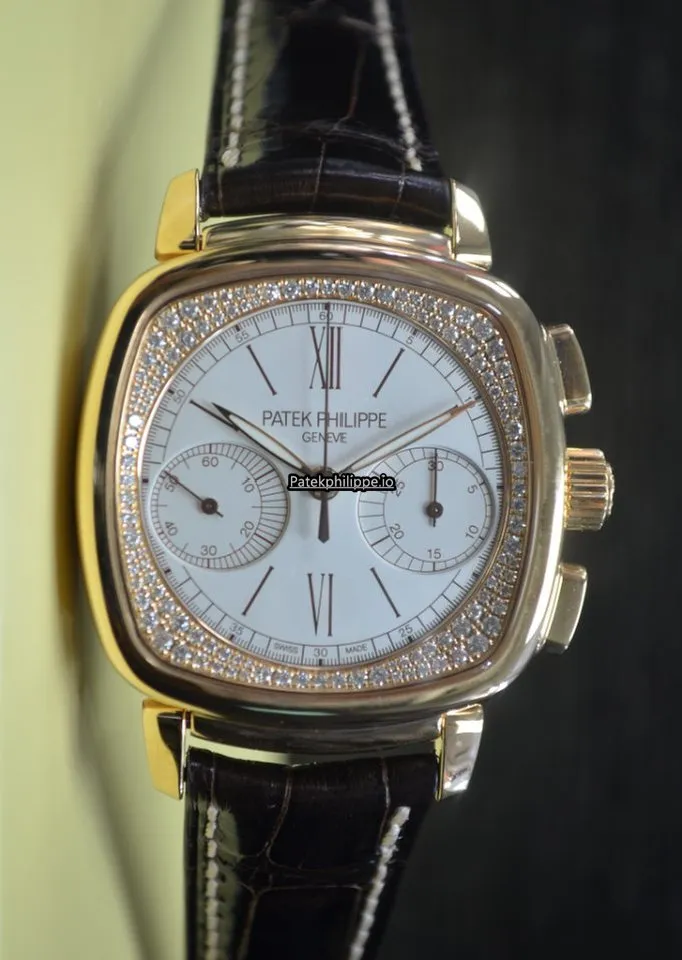 Alternative view of Patek Philippe Chronograph 7071r-001 35MM Rose Gold Case Manual Winding