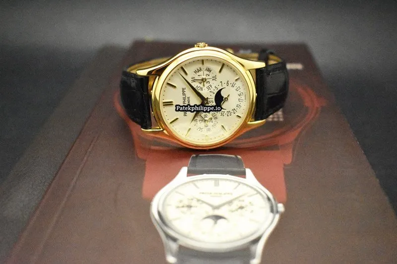 Alternative view of Patek Philippe Perpetual Calendar 5140j Yellow Gold Case Automatic
