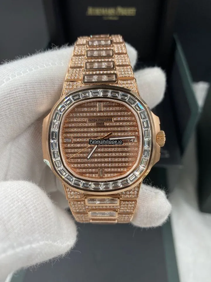 Patek Philippe Nautilus 5711/1a-010 40x38MM Rose Gold Case Automatic