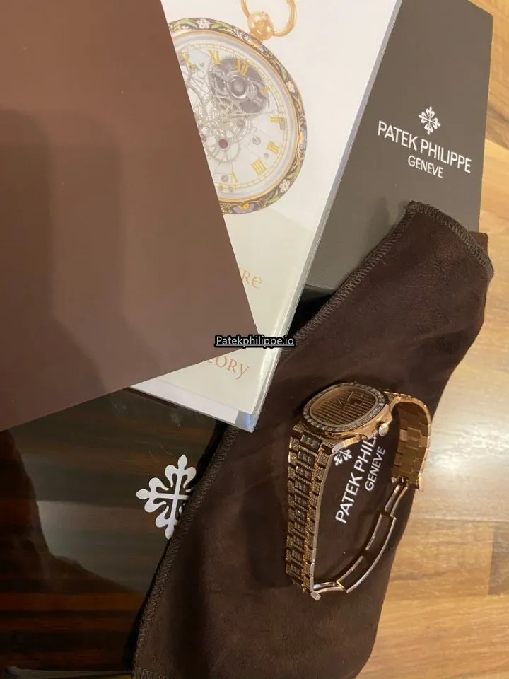 Patek Philippe Nautilus 5719/10r-010 Rose Gold Case Automatic