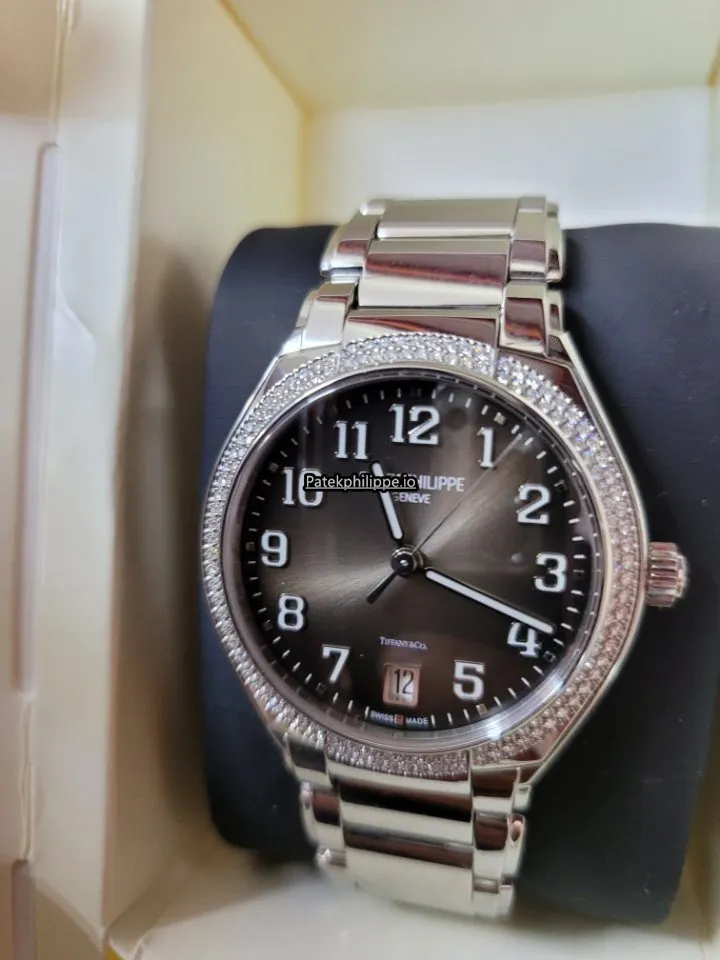 Alternative view of Patek Philippe 7300/1200a 36MM Steel Case Automatic