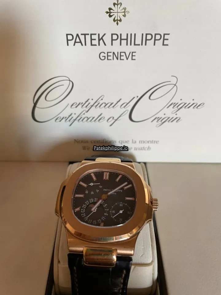 Alternative view of Patek Philippe Nautilus 5712r-001 40x38MM Rose Gold Case Automatic
