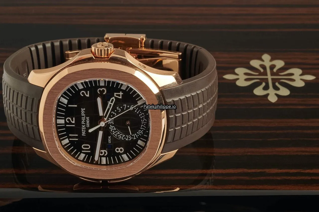 Alternative view of Patek Philippe Aquanaut 5164r-001 40.8MM Rose Gold Case Automatic