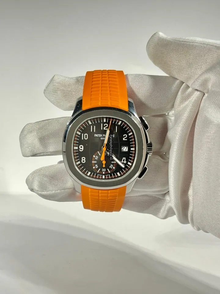 Patek Philippe Aquanaut 5968a-001 42.2MM Steel Case Automatic