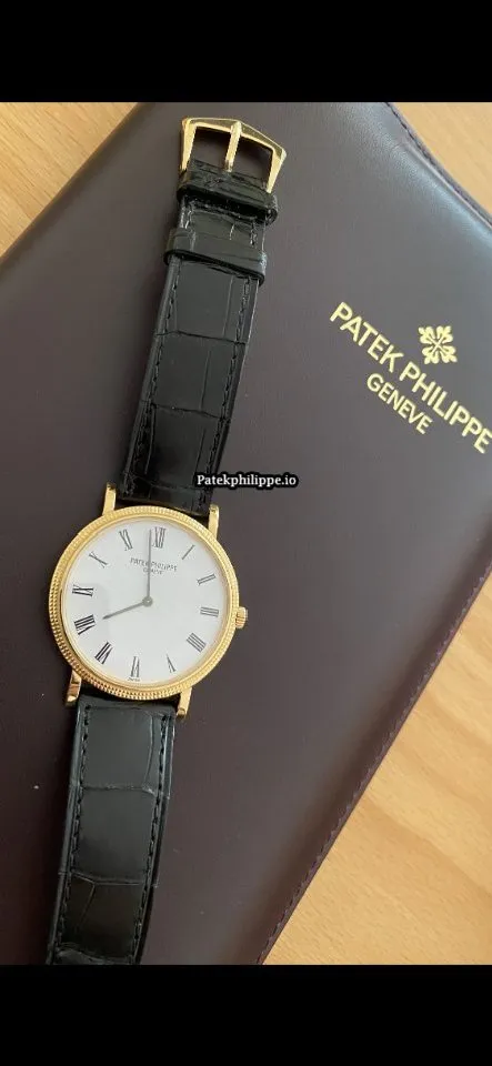 Alternative view of Patek Philippe Calatrava 5120j 35MM Yellow Gold Case Automatic