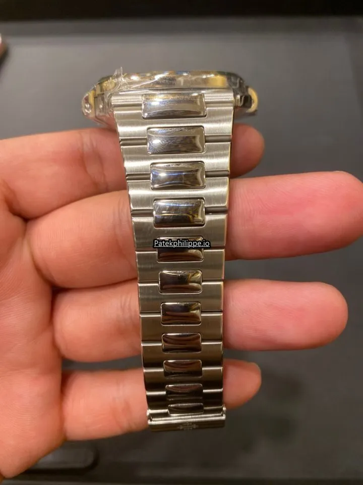 Alternative view of Patek Philippe Nautilus 5980/1a-019 40.5MM Steel Case Automatic