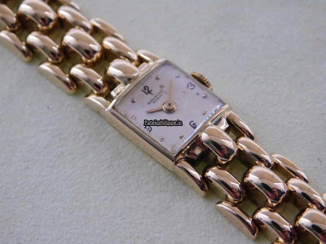 Patek Philippe Vintage 15x18,5MM Yellow Gold Case Manual Winding