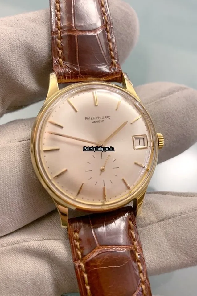 Alternative view of Patek Philippe Calatrava 3514 33.5MM Yellow Gold Case Automatic