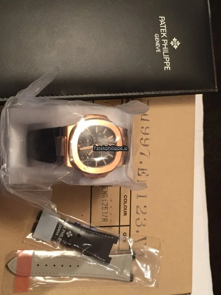 Patek Philippe Nautilus 5711/1r-001 40MM Rose Gold Case Automatic