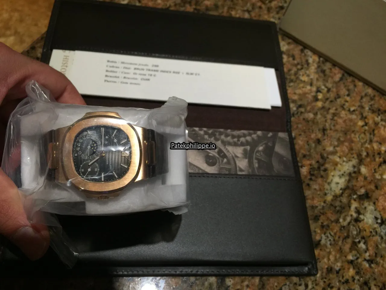 Alternative view of Patek Philippe Nautilus 5711/1r-001 40MM Rose Gold Case Automatic