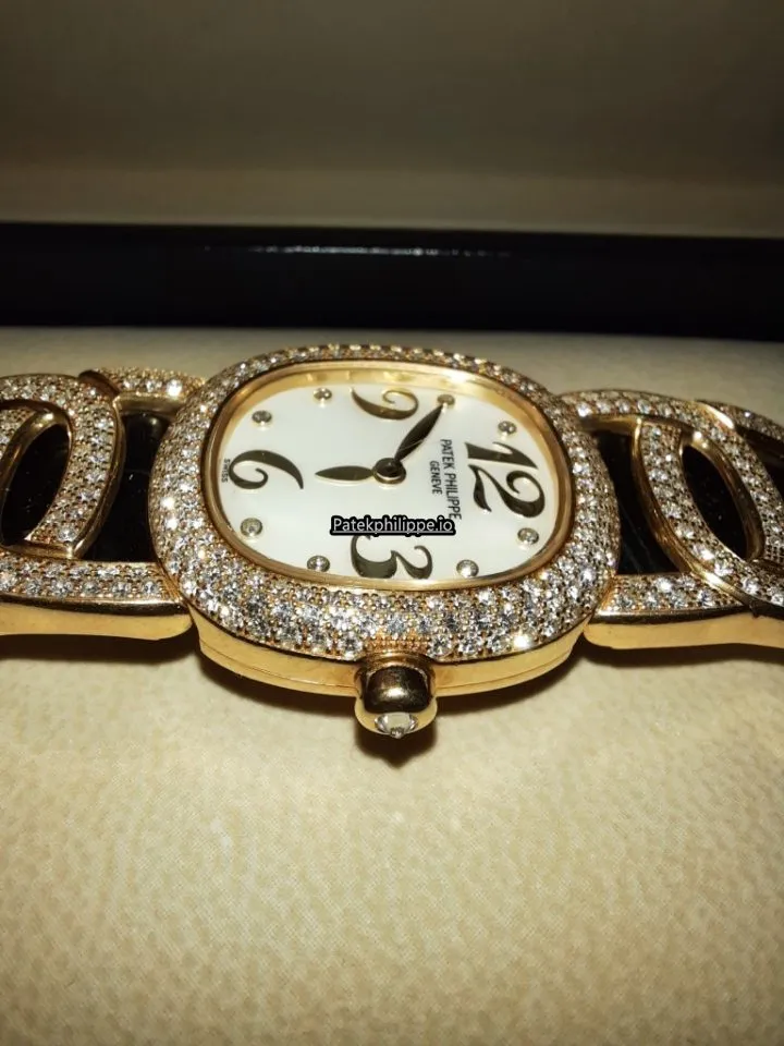 Alternative view of Patek Philippe 4910/10§Ñ-011 Yellow Gold Case Quartz
