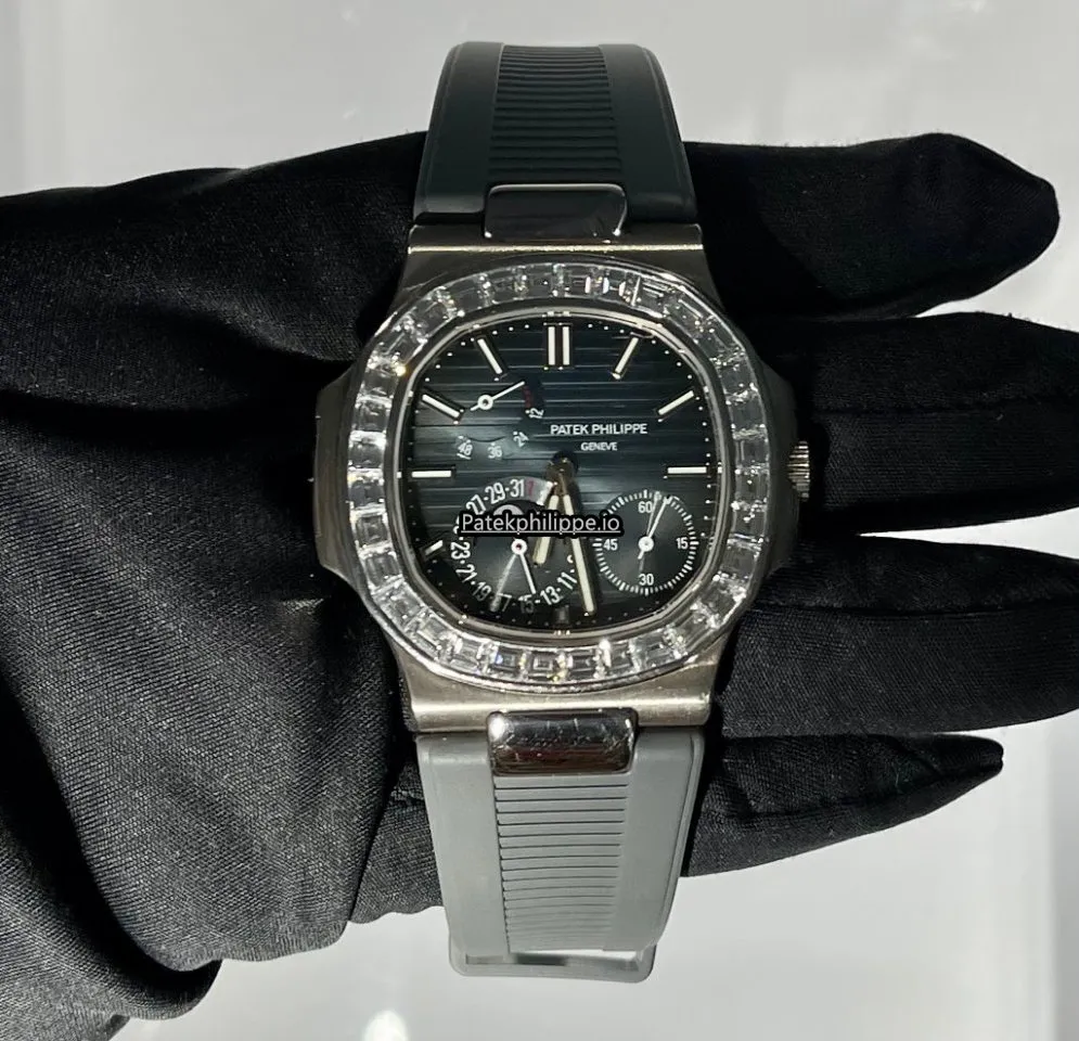Alternative view of Patek Philippe Nautilus 5722g-001 40MM White Gold Case Automatic