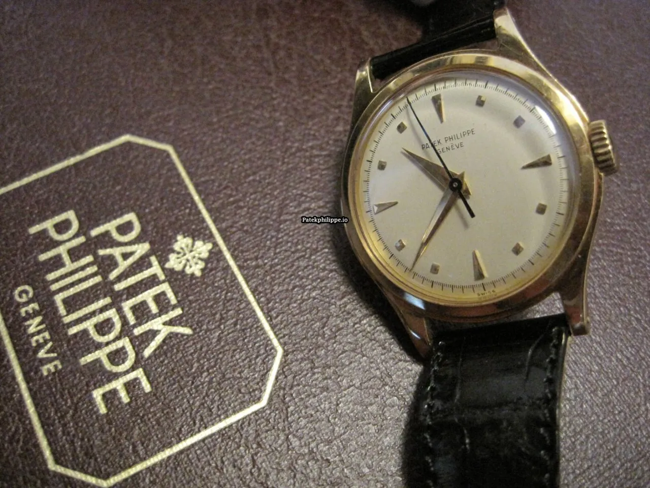Alternative view of Patek Philippe Calatrava Ref. 2508 35,5x1,5MM Yellow Gold Case Manual Winding