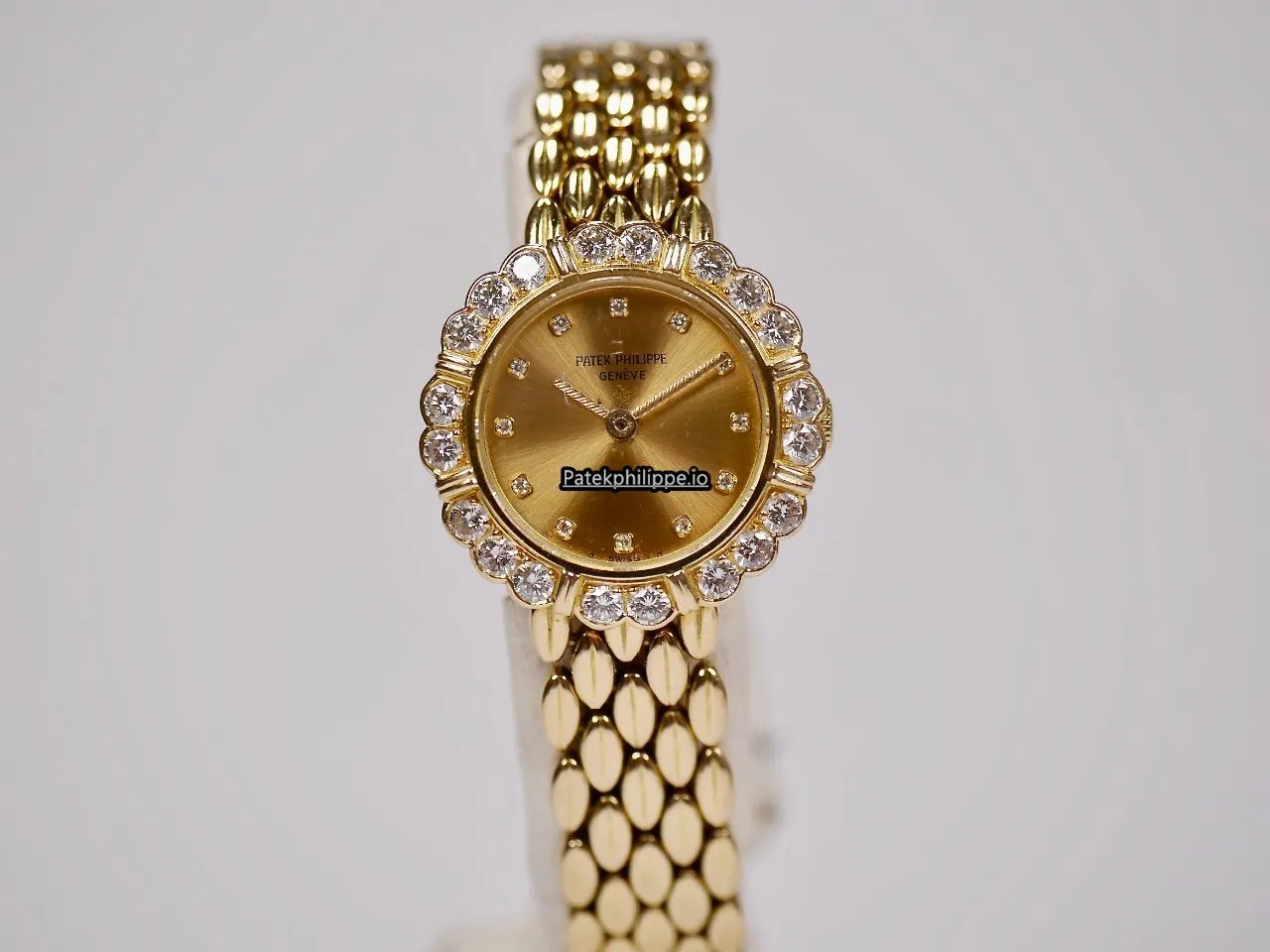 Patek Philippe 4724/001 23MM Yellow Gold Case Quartz