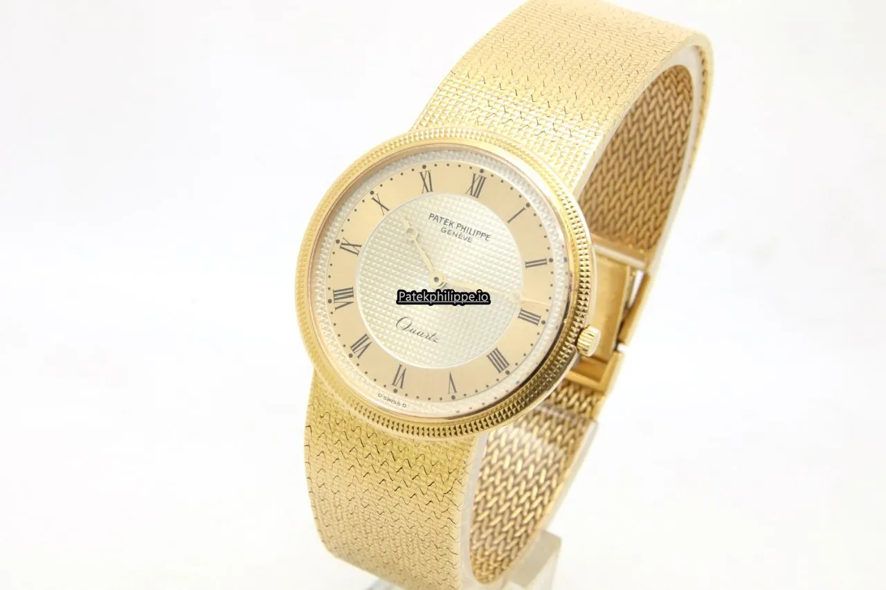 Alternative view of Patek Philippe Calatrava 33MM Yellow Gold Case Quartz