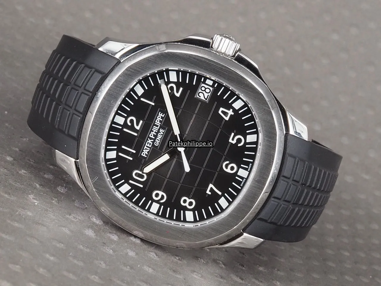 Alternative view of Patek Philippe Aquanaut 5167a-001 40MM Steel Case Automatic