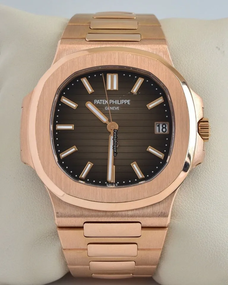 Alternative view of Patek Philippe Nautilus 5711r-001 40MM Rose Gold Case Automatic