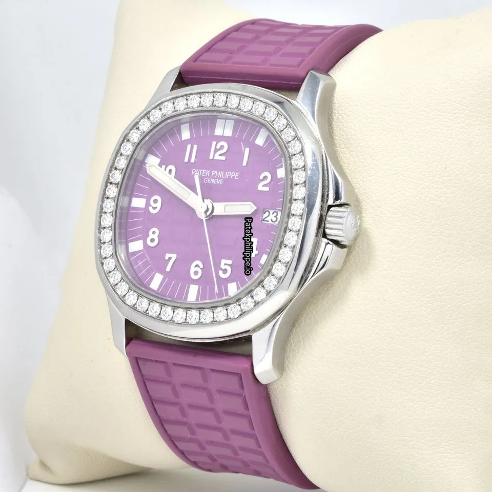 Alternative view of Patek Philippe Aquanaut 5067a-027 35MM Steel Case Quartz