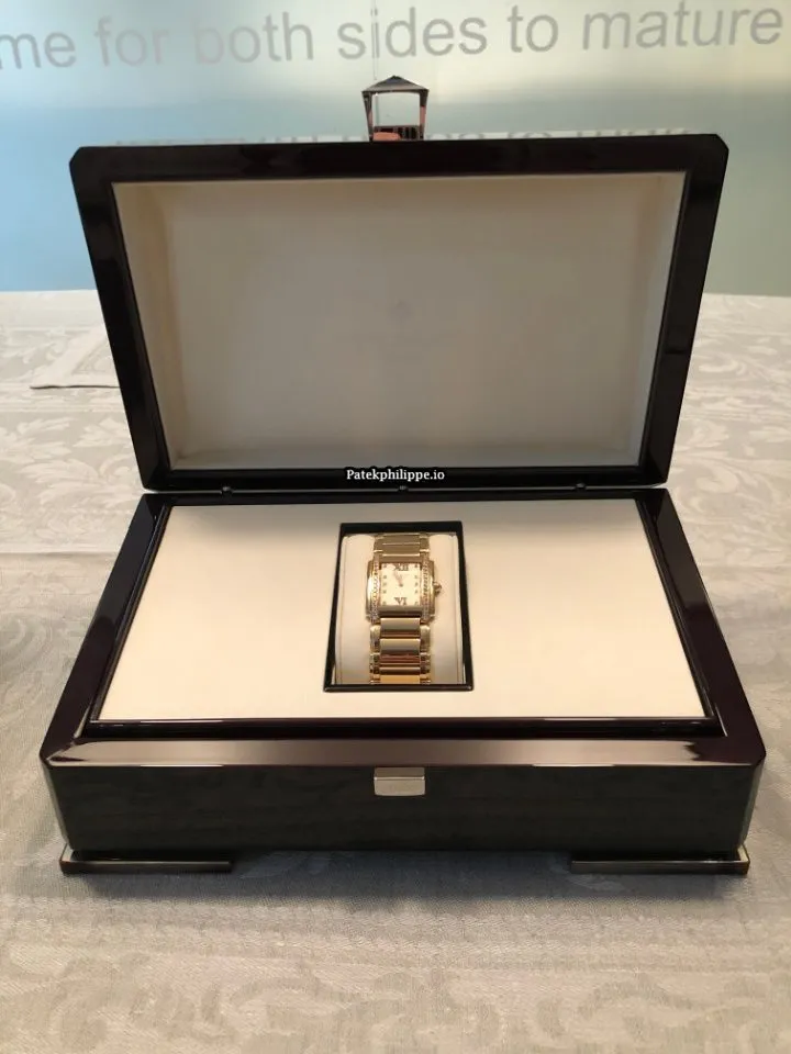 Patek Philippe Twenty-4 4910/11r-011 25x30MM Rose Gold Case Quartz