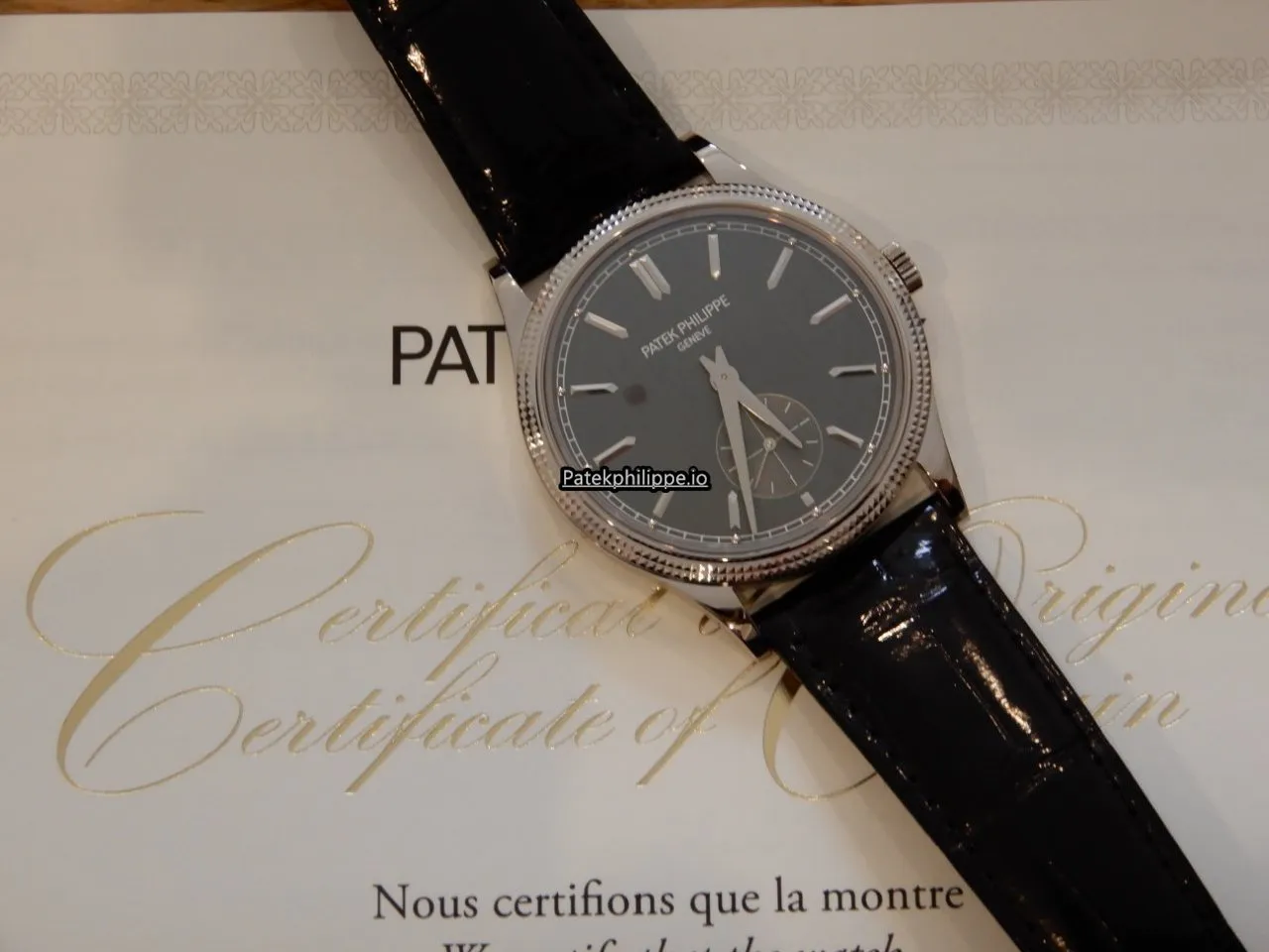 Alternative view of Patek Philippe Calatrava 6119g Manual Winding