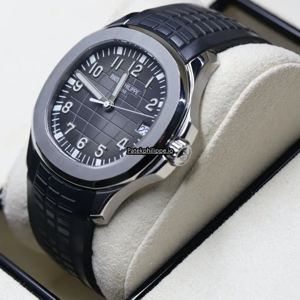 Alternative view of Patek Philippe Aquanaut 5167a-001 40MM Steel Case Automatic