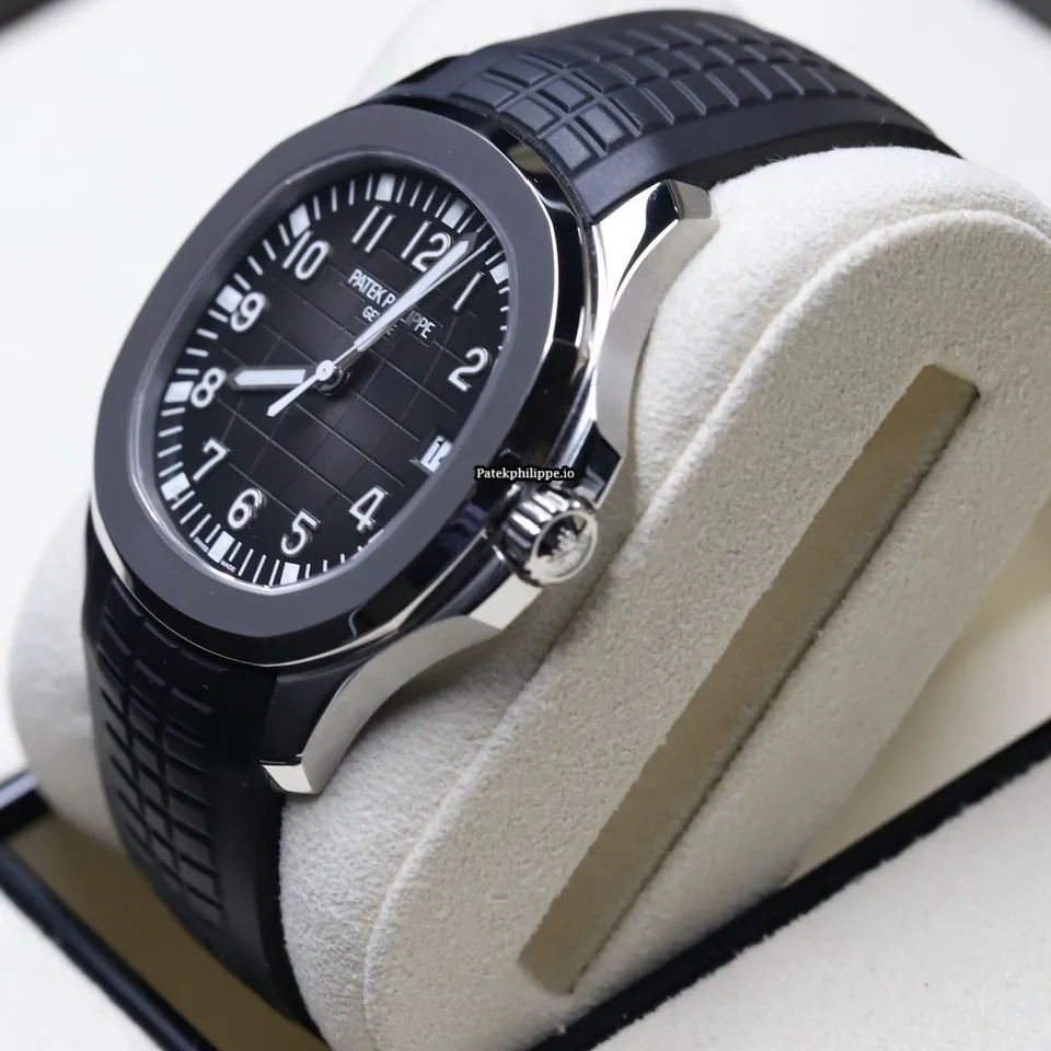 Alternative view of Patek Philippe Aquanaut 5167a-001 40MM Steel Case Automatic