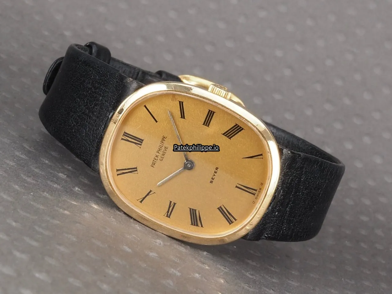 Alternative view of Patek Philippe Golden Ellipse 3548 27x32MM Yellow Gold Case Manual Winding