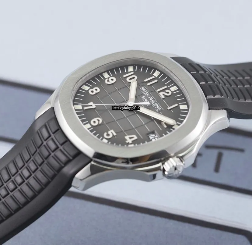 Alternative view of Patek Philippe Aquanaut 5167a-001 40MM Steel Case Automatic