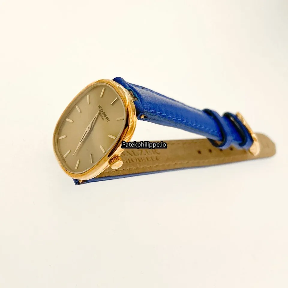 Alternative view of Patek Philippe Golden Ellipse 4226 23x28MM Yellow Gold Case Manual Winding