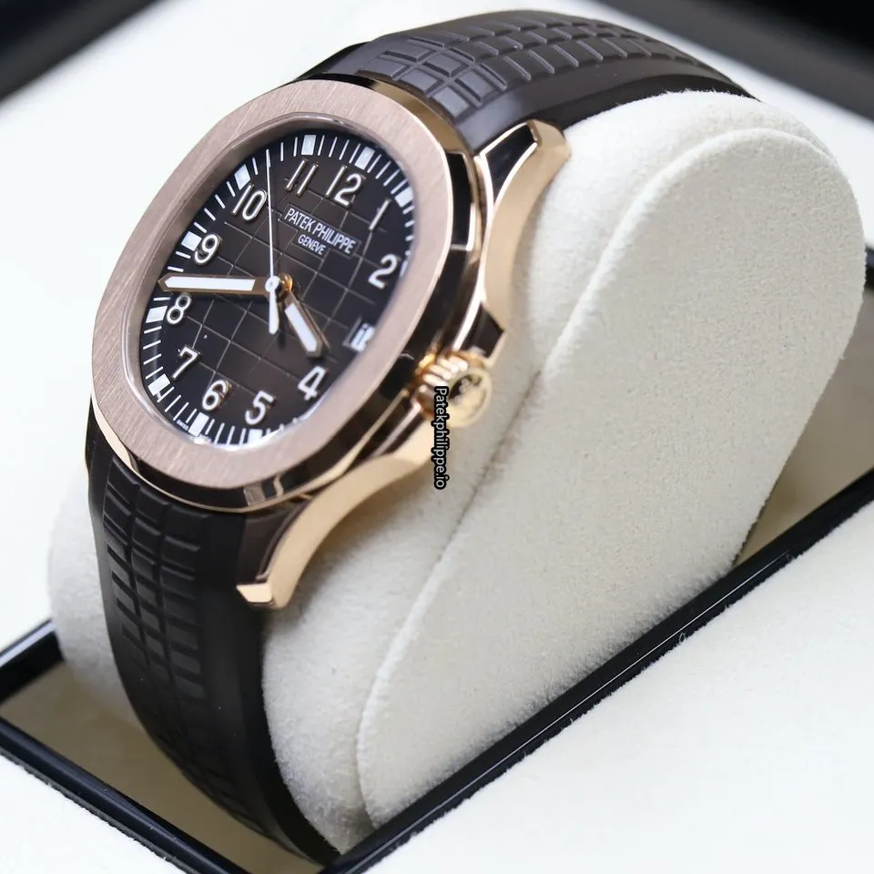Alternative view of Patek Philippe Aquanaut 5167r-001 40MM Rose Gold Case Automatic