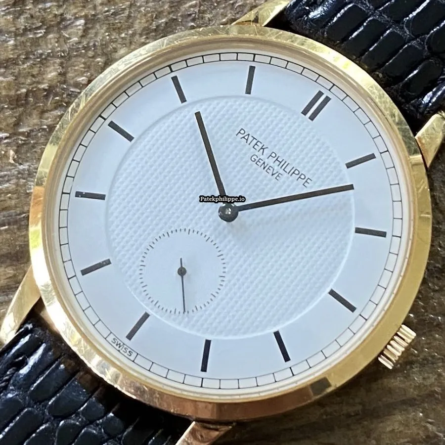 Alternative view of Patek Philippe Calatrava 3893 Yellow Gold Case