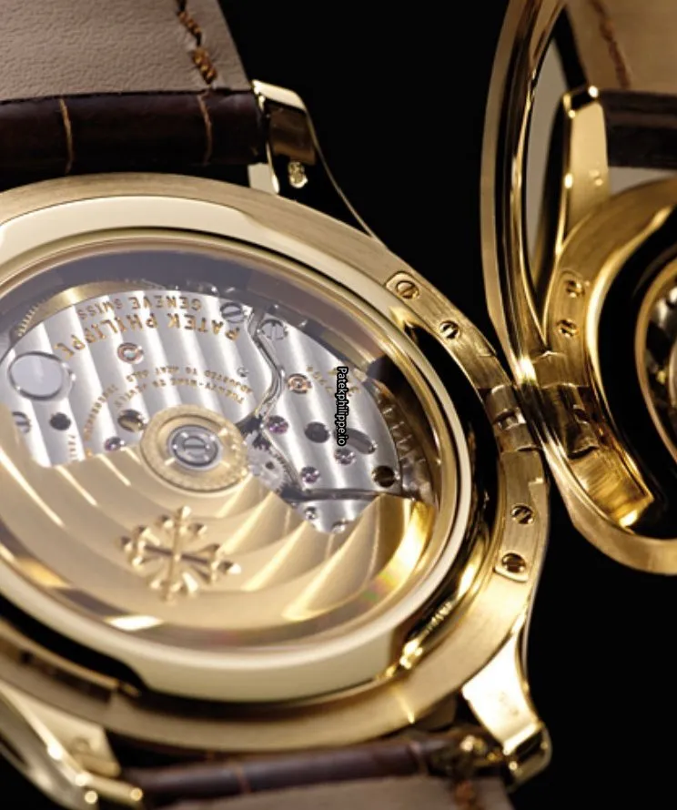 Alternative view of Patek Philippe Calatrava 5227r Rose Gold Case
