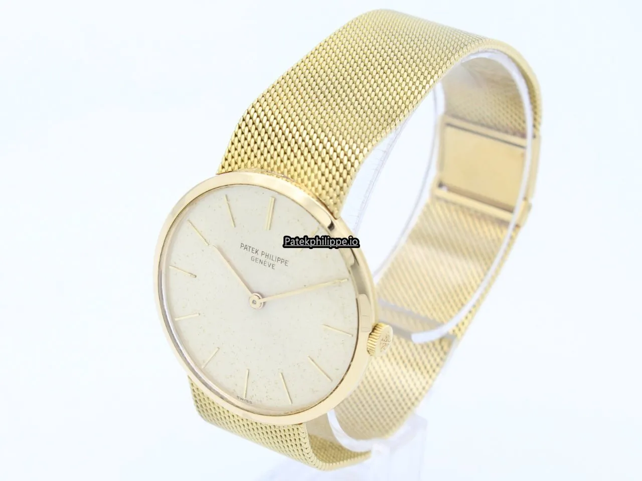 Alternative view of Patek Philippe Calatrava 32MM Yellow Gold Case Manual Winding
