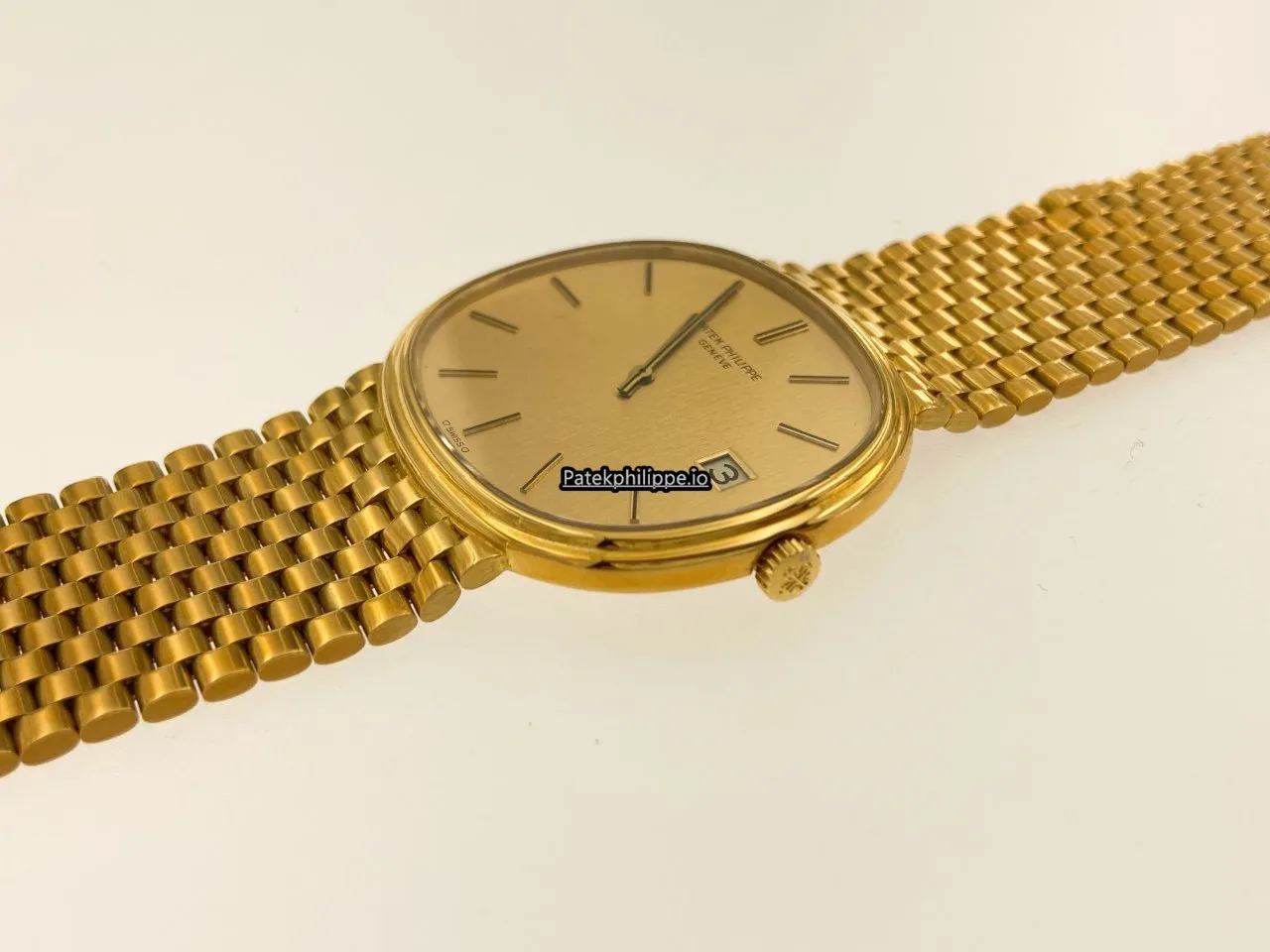 Alternative view of Patek Philippe Golden Ellipse 3839 34,5x36MM Yellow Gold Case Automatic