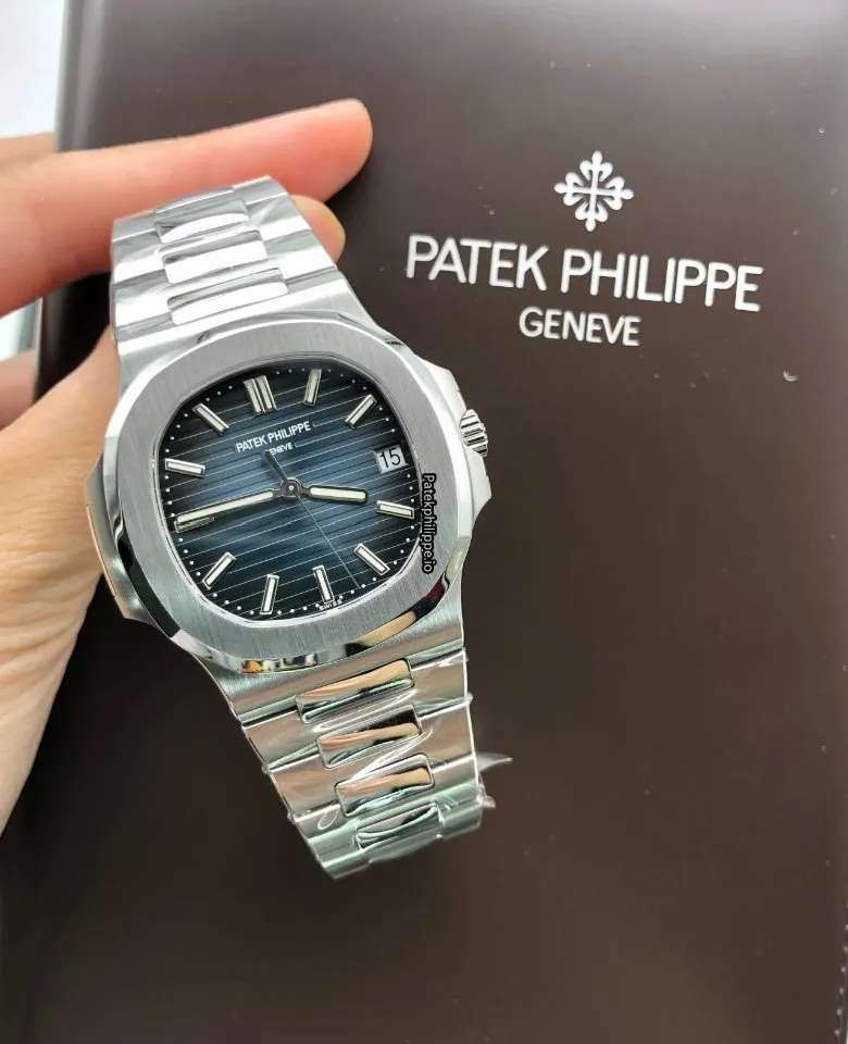 Patek Philippe Nautilus 5711/1a-010 40x38MM Steel Case Automatic