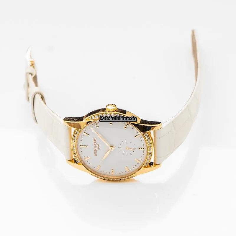 Alternative view of Patek Philippe Calatrava 7122/200r 33MM Rose Gold Case Manual Winding