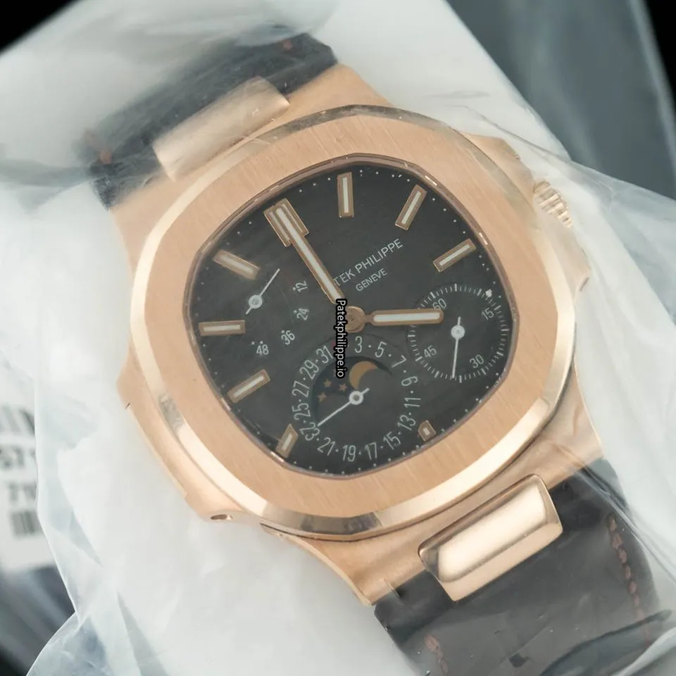 Alternative view of Patek Philippe Nautilus 5712r-001 40MM Rose Gold Case Automatic