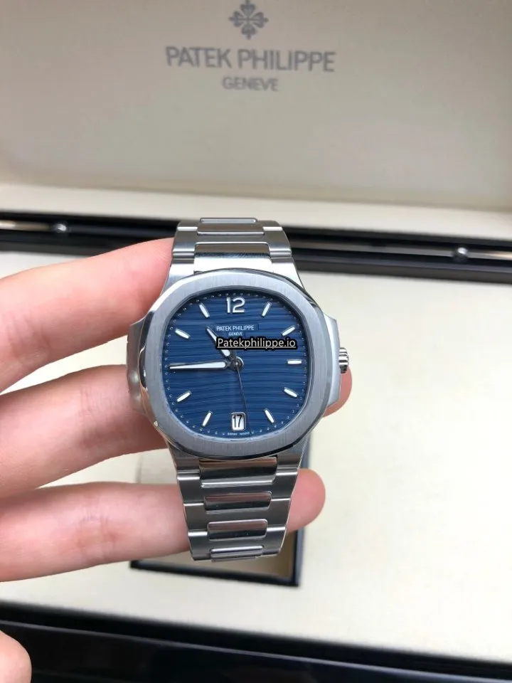 Patek Philippe Nautilus 7118/1a-001 35.2MM Steel Case Automatic