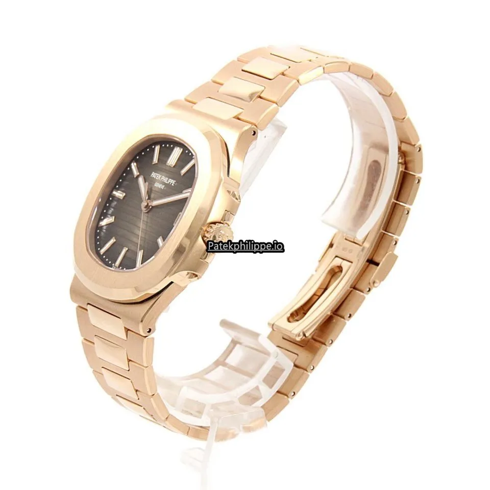 Alternative view of Patek Philippe Nautilus 5711/1r-001 Automatic