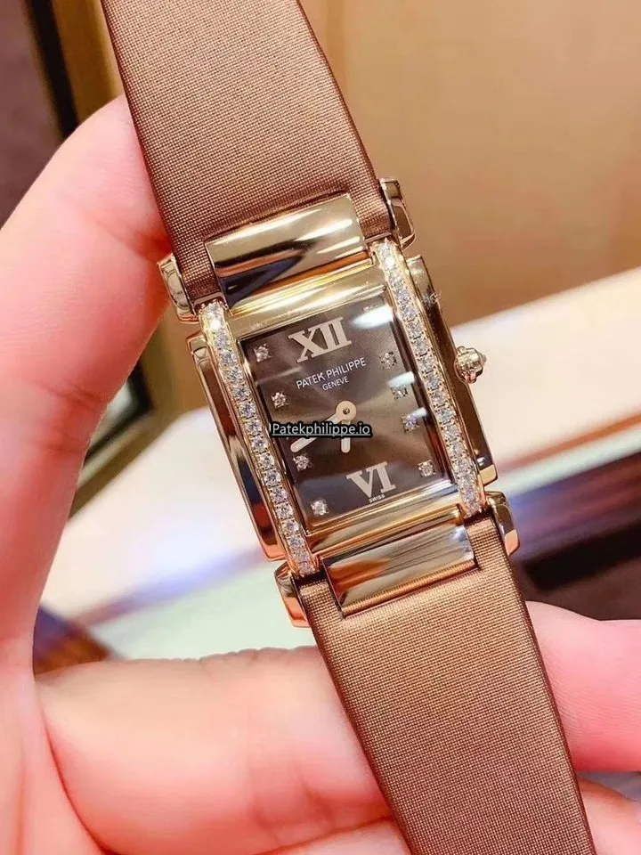 Patek Philippe Twenty-4 4920r-001 30MM Rose Gold Case Quartz