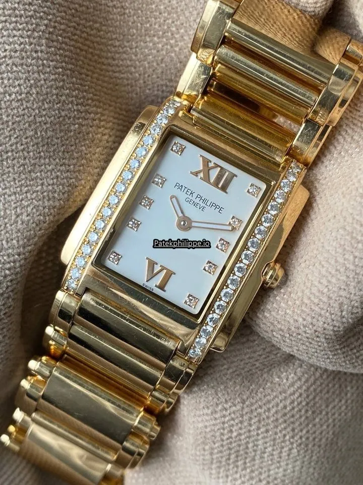 Alternative view of Patek Philippe Twenty-4 4910/11r-011 25x30MM Rose Gold Case Quartz