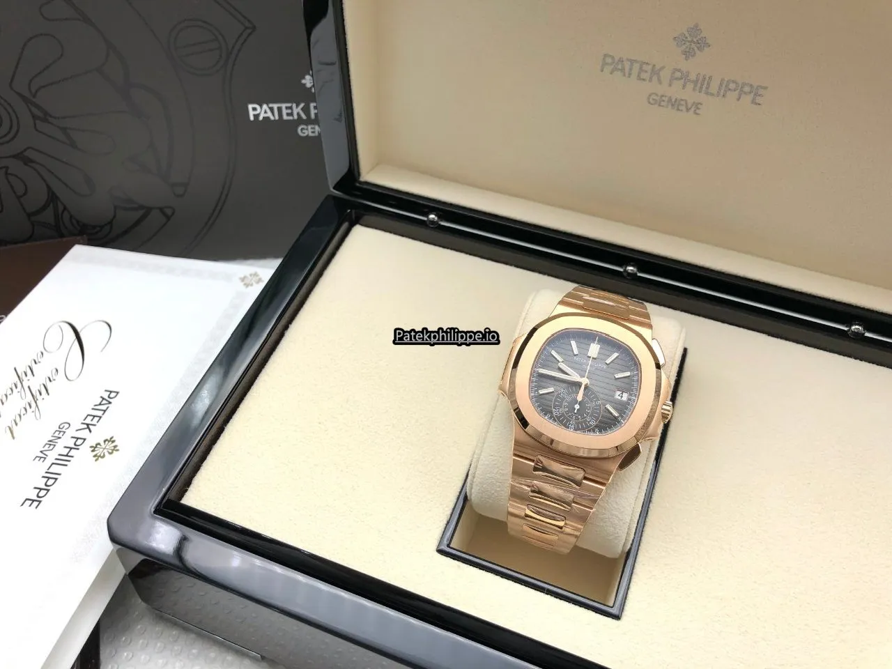 Alternative view of Patek Philippe Nautilus 5980/1r-001 40.5MM Rose Gold Case Automatic