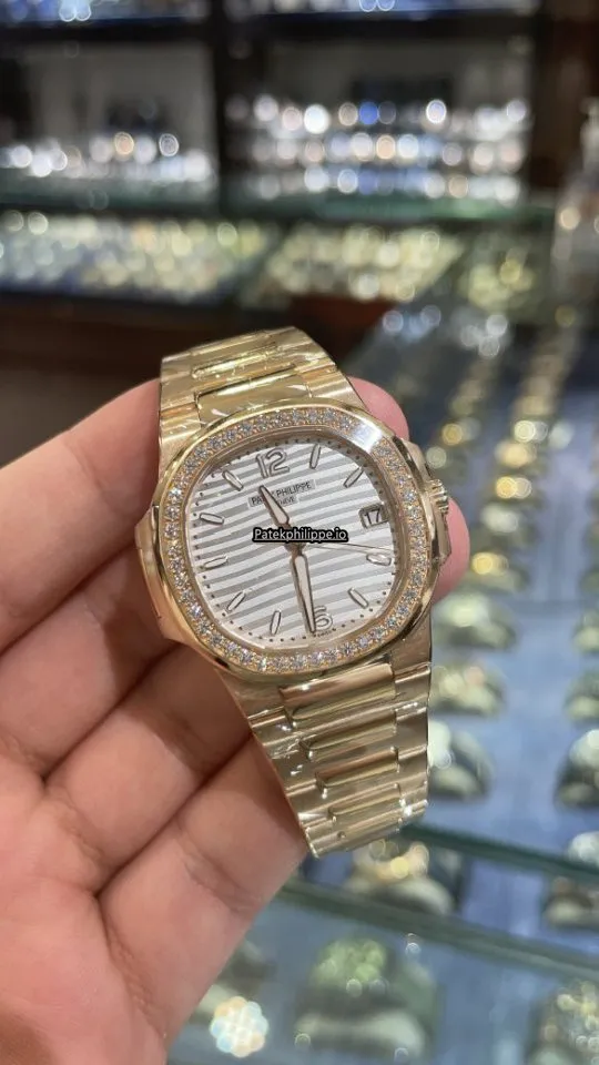 Patek Philippe Nautilus 7010/1r-011 32MM Rose Gold Case Quartz